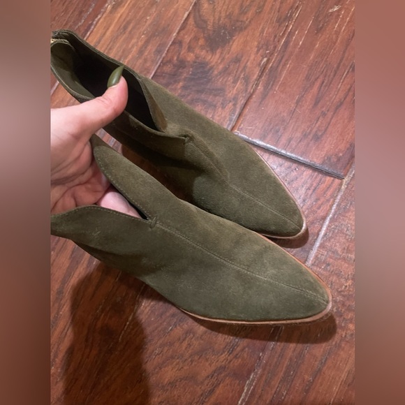 VINCE Havana Front Slit Block Heel Ankle Bootie Rare Sage Color Size 36 - Picture 7 of 16